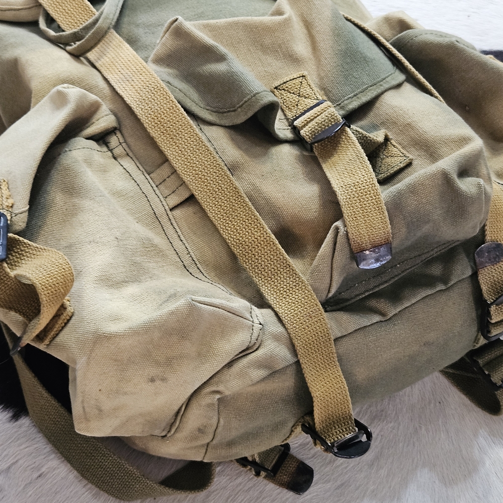 Vintage Midcentury Canvas Military-Style Backpack in Olive/Khaki XL 1960s